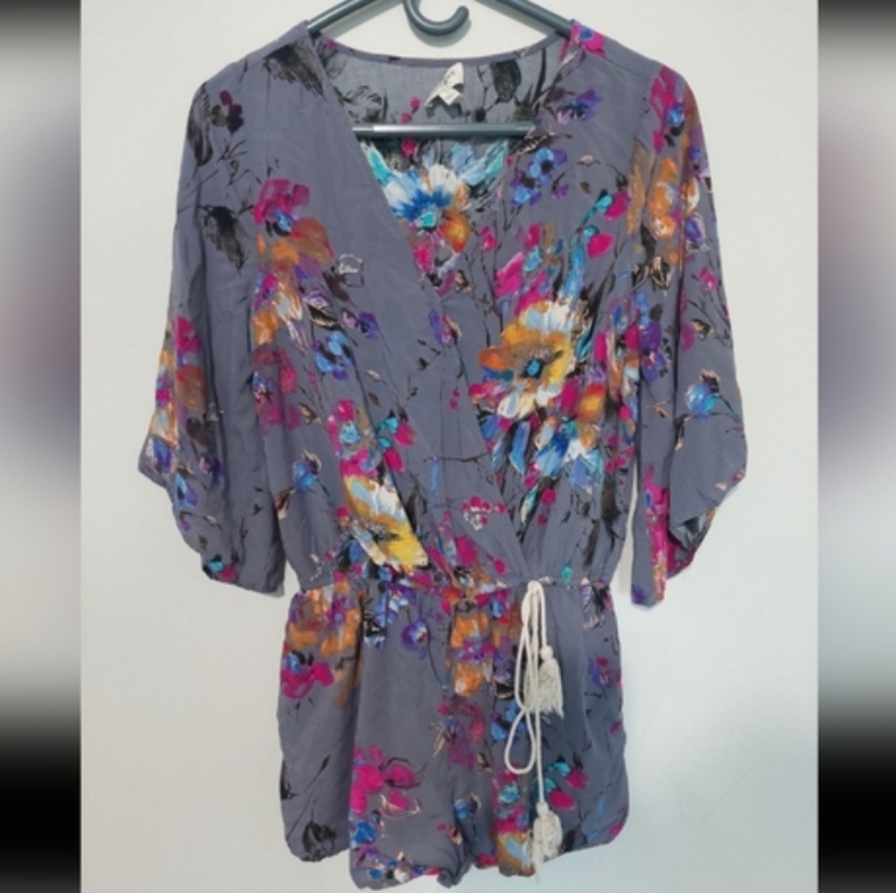 Umgee Purple Floral Romper Tie Flowy Sleeves Lightweight Jumpsuit Shorts Small